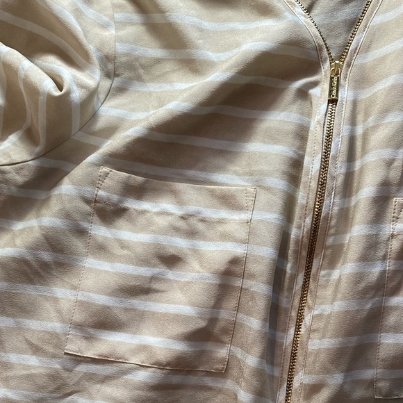 🟢5/$25  Calvin Klein top - Picture 12 of 12